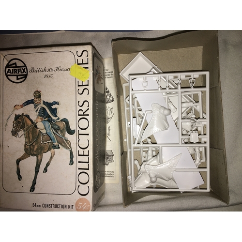 289 - BOXED AIRFIX COLLECTORS SERIES BRITISH 10th HUSSARS 1845 MODEL KIT COMPLETE AND UNMADE