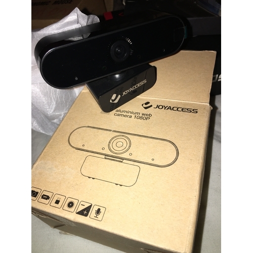 147 - NEW BOXED JOY ACCESS 1080 WEB CAM