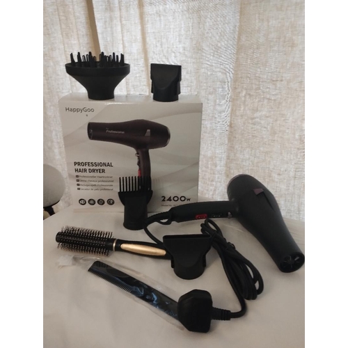 210 - NEW BOXED HAPPY GOO HAIRDRYER COMPLETE WITH ALL ATTACHMENTS