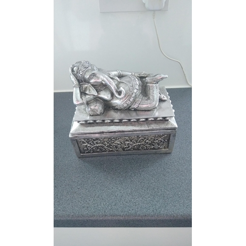 700 - INDIAN TRINKET BOX