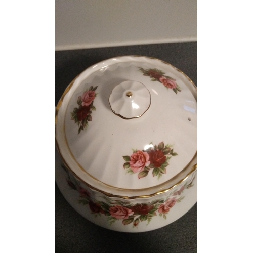 534 - PARAGON ENGLISH ROSE TEAPOT