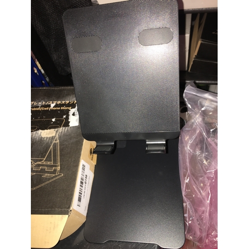 580 - NEW BOXED TABLET FOLDING STAND