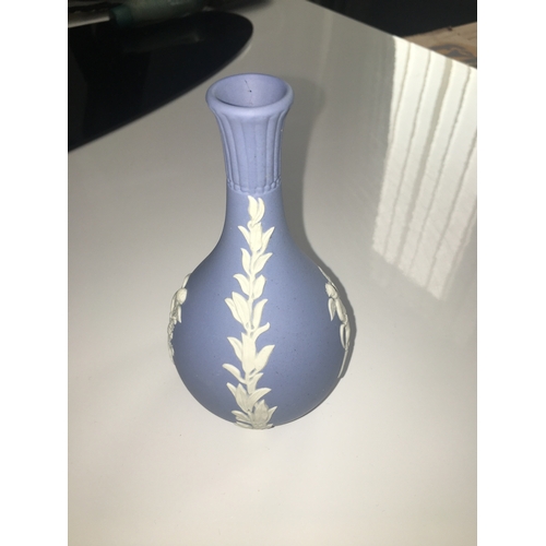 723 - NICE WEDGWOOD JASPER WARE FLUTE VASE