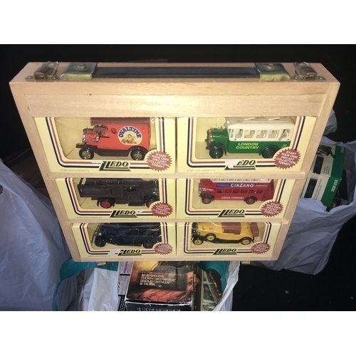 20 - DISPLAY BOX WITH SIX LLEDO CARS,BUSES,LORRYS ALL 1983 BOXED DIECAST