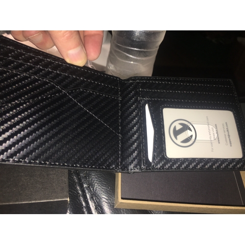 101 - NEW BOXED GENTS CARD WALLET