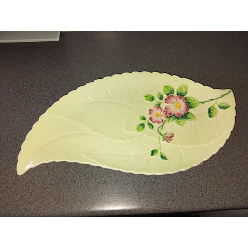 493 - CarltonWare dish