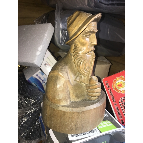 301 - LOVELY UNUSUAL LARGE HAND CARVED WOODEN MAN SMOKING PIPE
NO MARKINGS POSSIBLY BAVARIAN OR AUSTRIAN