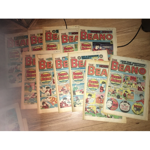 423 - SELECTION OF VINTAGE BEANO COMICS