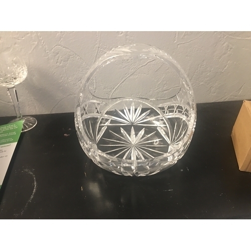 578 - VERY NICE LARGE CRYSTAL BASKET IN BEAUTIFULL CONDITION