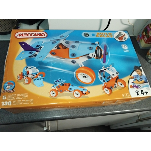 568 - MECCANO BUILD AND PLAY SET