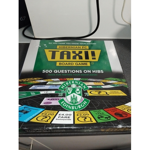 563 - NEW AND SEALED HIBERNIAN FOOTBALL TAXI GAME