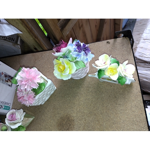 428 - NICE SELECTION OF FLORAL POSIES IN GOOD CONDITION