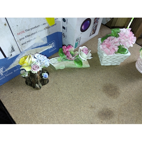 428 - NICE SELECTION OF FLORAL POSIES IN GOOD CONDITION