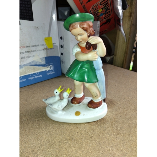 405 - VERY NICE BAVARIAN GIRL AND DUCKS FIGURINE NICE CONDITION