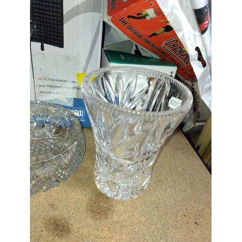 383 - NICE GLASS VASE AND HEAVY GLASS ASH TRAY