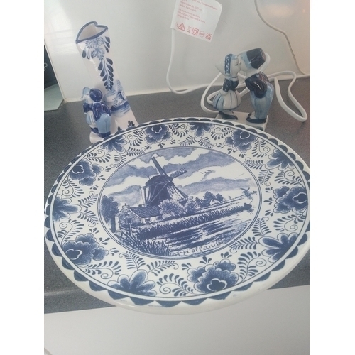 489 - SELECTION OF DELFT WARE