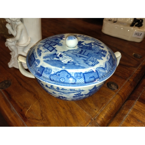 111 - NICE EARLBLUE & WHITE Transfer Printed Bowl & Cover LOVELY CONDITION