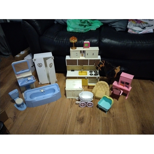 100 - Large Selection of 1970s SINDY / BARBIE Furniture etc