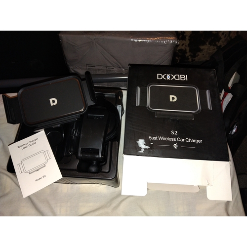 29 - NEW BOXED DOODBI FAST WIRELESS CAR CHARGER