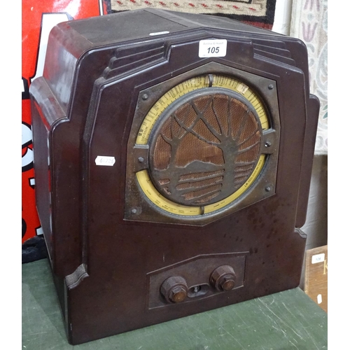 105 - An Art Deco bakelite-cased valve radio