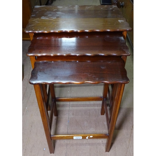 1213 - A mahogany nest of 3 occasional tables