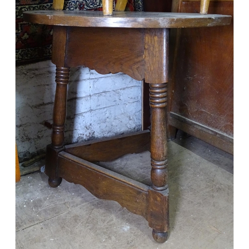 1292 - An oak cricket table, W60cm