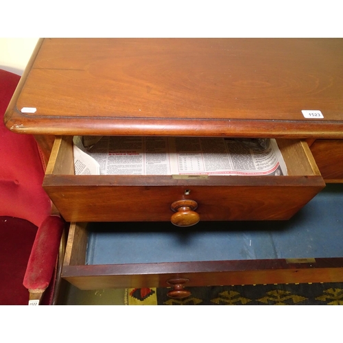 1523 - A 19th century mahogany chest of 2 short and 3 long drawers, on bun feet, W120cm