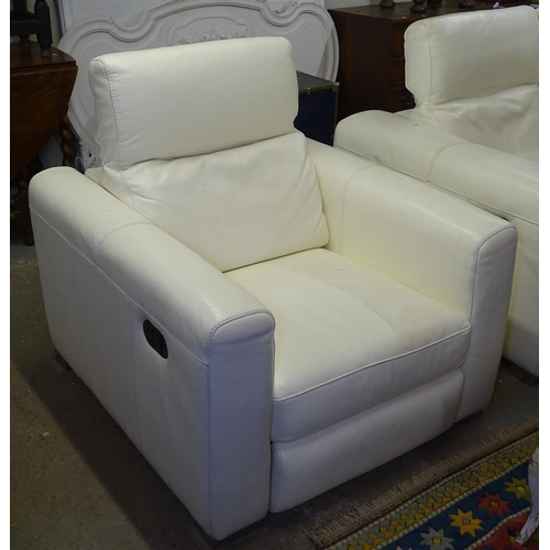 1524 - A white cream leather 3-seater reclining settee and matching armchair