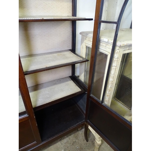 1572 - An Edwardian mahogany 2-door display cabinet, with tapered legs, W91cm