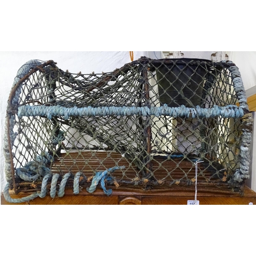 1577 - A large lobster pot