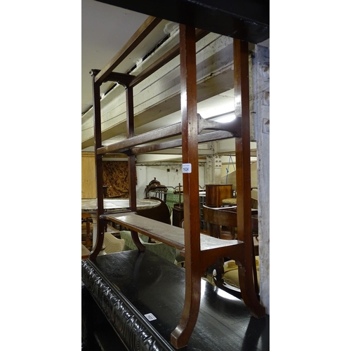 1624 - An Edwardian mahogany towel rail, W82cm