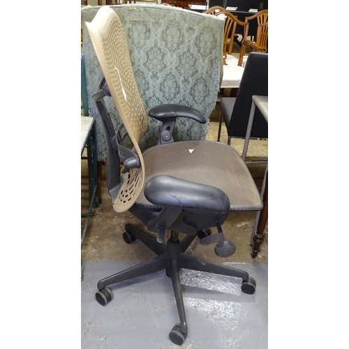 1627 - A Herman Miller Aeron black office chair, with posturefit and moulded maker's marks