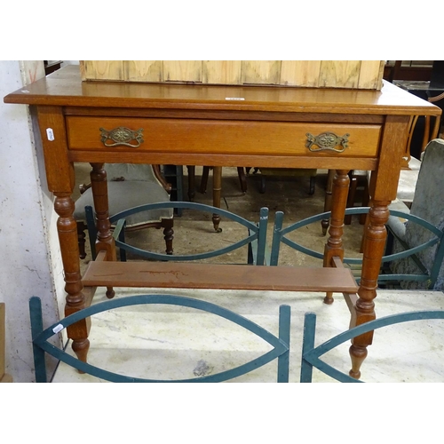 1628 - An Edwardian mahogany side table, with single frieze drawer and turned legs, W87cm