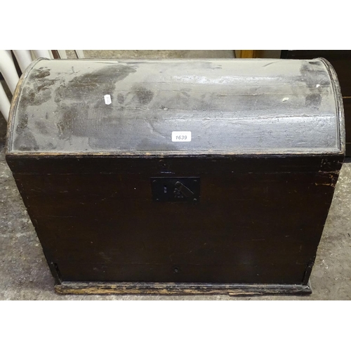 1639 - A 19th century dome-top pine trunk, with drawer to the base, W68cm