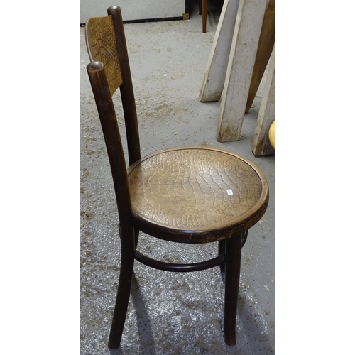 1652 - A Fischel bentwood side chair