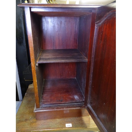 1706 - A Victorian walnut bedside pot cupboard, W40cm