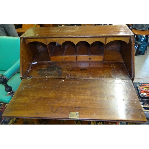 1722 - A 19th century mahogany bureau, with 2 short and 3 long drawers, on bracket feet, W95cm