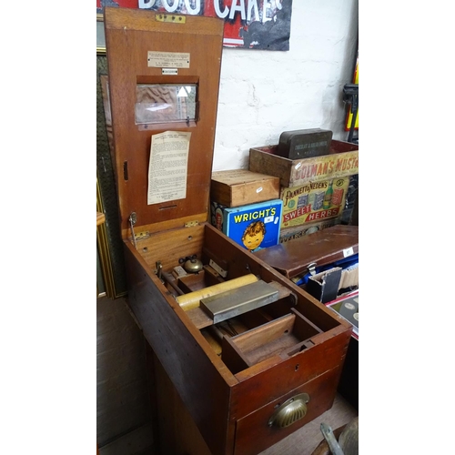 54 - An Edwardian Gledhill mahogany table-top till