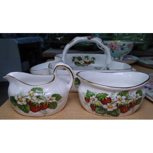 693 - Hammersley strawberry set