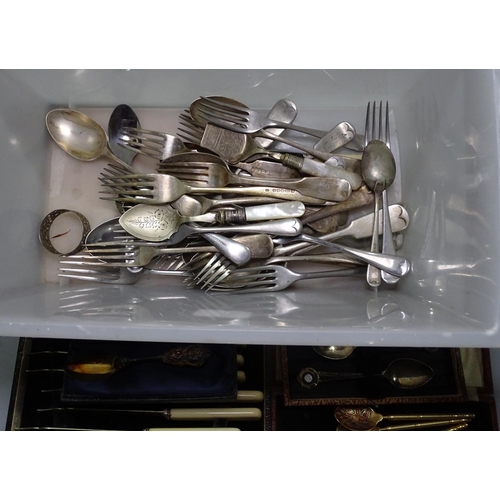 809 - 4 various cased sets of cutlery, and a quantity of mixed plated cutlery