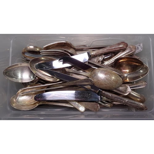 817 - A quantity of mixed silver plated cutlery