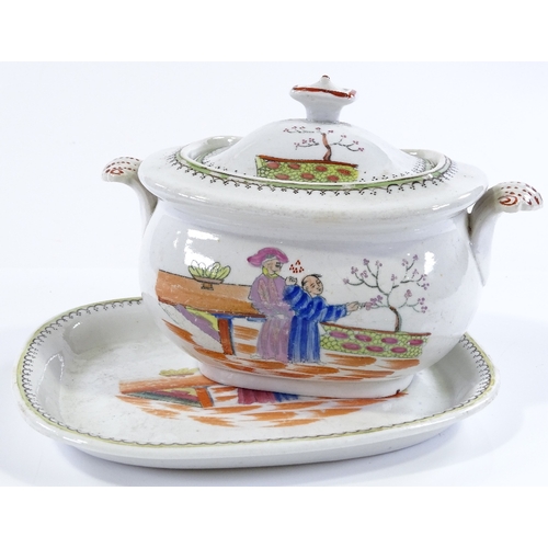 181 - A 19th century Newhall sauce tureen and cover on stand, with Oriental design, stand length 19cm