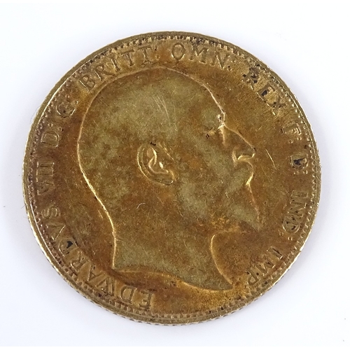 60 - A 1910 gold sovereign