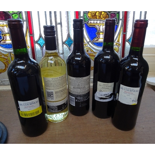 29 - 5 bottles of wine, including Chateau du Courneau (5)