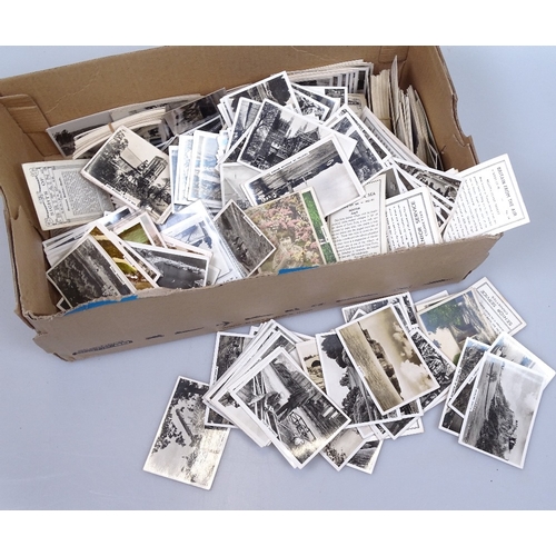 37 - A collection of loose Vintage cigarette cards