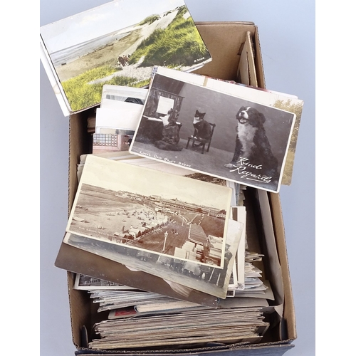 48 - A collection of Vintage postcards, including First War Period scenes, and family portraits