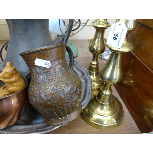 66 - A mixed lot of metalware, including a pair of 19th century brass candlesticks, height 11.5