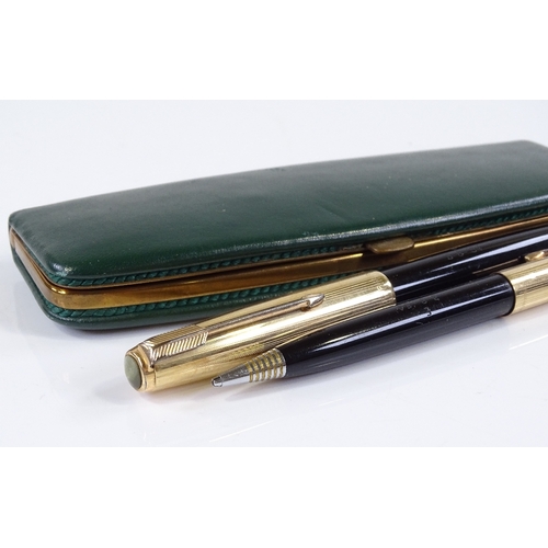 134 - A Parker gold plated fountain pen and matching propelling pencil, cased