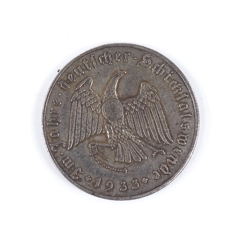 73 - A 1933 German silver medallion commemorating Hitler's accession to power