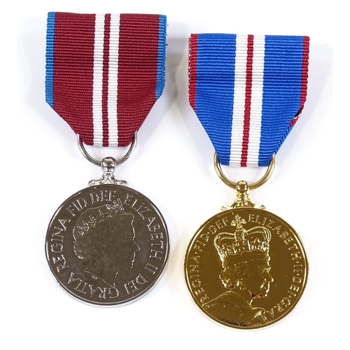 77 - 2 Queen's Golden and Diamond Jubilee medals, cased